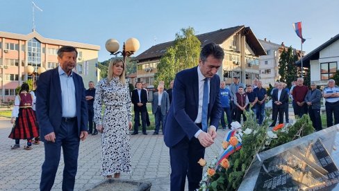 СИМБОЛ БОРБЕ ЗА СЛОБОДУ: У Угљевику обележено три деценије од настанка Прве мајевичке бригаде Војске Републике Српске СИМБОЛ БОРБЕ ЗА СЛОБОДУ: У Угљевику обележено три деценије од настанка Прве мајевичке бригаде Војске Републике Српске