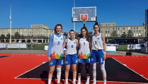 BASKETAŠICE OSVOJILE BRONZU: Ekipa gimnazije Patrijarh Pavle osvojila treće mesto na Svetskoj gimnazijadi BASKETAŠICE OSVOJILE BRONZU: Ekipa gimnazije Patrijarh Pavle osvojila treće mesto na Svetskoj gimnazijadi