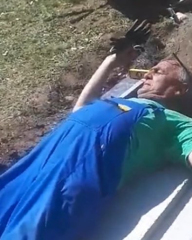 МИЛАДИН ОДРЖАО ПРОБУ СВОЈЕ САХРАНЕ: Платио радницима да кукају за њим (ВИДЕО) МИЛАДИН ОДРЖАО ПРОБУ СВОЈЕ САХРАНЕ: Платио радницима да кукају за њим (ВИДЕО)