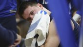 OVO MOŽE SAMO ON: Luka Dončić postigao koš o kome se priča, i to u papučama  (VIDEO)