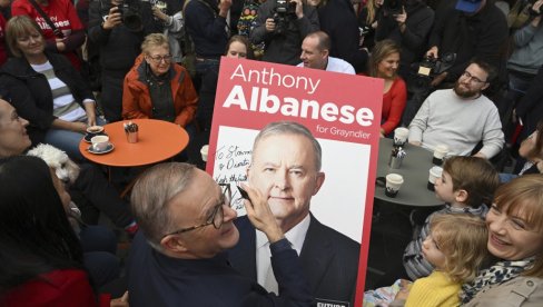NOVI PREMIJER AUSTRALIJE: Entoni Albanez - lider iz radničke klase NOVI PREMIJER AUSTRALIJE: Entoni Albanez - lider iz radničke klase