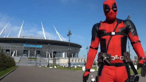 ZVEZDA NA POTEZU: Dzjuba se u kostimu superheroja spektakularno oprostio od Zenita (VIDEO) ZVEZDA NA POTEZU: Dzjuba se u kostimu superheroja spektakularno oprostio od Zenita (VIDEO)