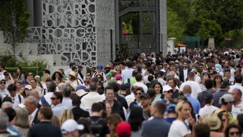 SENZACIJE NA ROLAN GAROSU: Bivša šampionka odmah ispala, ali i jedna od najvećih favoritkinja za titulu SENZACIJE NA ROLAN GAROSU: Bivša šampionka odmah ispala, ali i jedna od najvećih favoritkinja za titulu