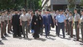 PATRIJARH PORFIRIJE POSETIO VOJNU AKADEMIJU: Na poklon dobio ikonu Presvete Bogorodice i ikonu Svetog Georgija u duborezu (FOTO)