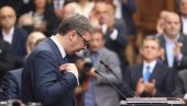 MALI ČESTITAO VUČIĆU: Dragi prijatelju, želim ti puno sreće i uspeha u daljem radu!