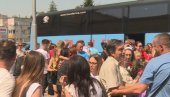 U KEŠU DA PLATE 85.400 DINARA: Roditelji maturanata poznate gimnazije u šoku pred ekskurziju