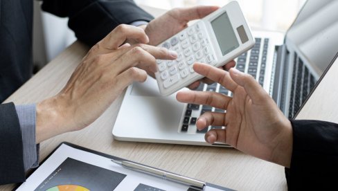 BANKE SPUŠTAJU KAMATE: Evo šta znači novi povoljan kredit do 1.000.000 dinara