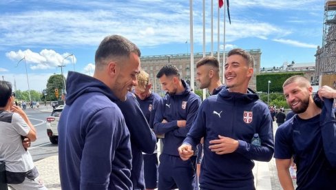 SRBINU NUDE MILIONE NA RUKE: Još jedan as naše reprezentacije menja klub, upravo se dogovara oko ogromne plate SRBINU NUDE MILIONE NA RUKE: Još jedan as naše reprezentacije menja klub, upravo se dogovara oko ogromne plate