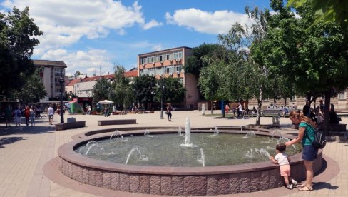 ДОЛАЗЕ И ИЗ ИНОСТРАНСТВА: Скуп генерација Смедереваца сутра код фонтане на главном градском тргу