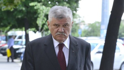 VREME ZA JAGODE: Dušan Mihajlović VREME ZA JAGODE: Dušan Mihajlović