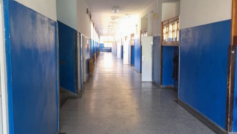 NE ZNAM ŠTA SE DESILO, ZA NJU SVI IMAJU REČI HVALE: Direktor o snimku na kom razredna preti đacima NE ZNAM ŠTA SE DESILO, ZA NJU SVI IMAJU REČI HVALE: Direktor o snimku na kom razredna preti đacima