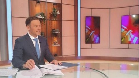MALI O POVEĆANJIMA PRIMANJA: Javne finansije stabilne, očekuje nas dvocifreno povećanje i penzija i plata i minimalne zarade MALI O POVEĆANJIMA PRIMANJA: Javne finansije stabilne, očekuje nas dvocifreno povećanje i penzija i plata i minimalne zarade