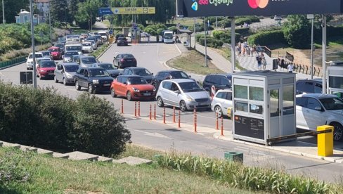 RAMPA ZA NEZVANE POSETIOCE: Novi način naplate ulaska u naselje Partizan na Adi Ciganliji