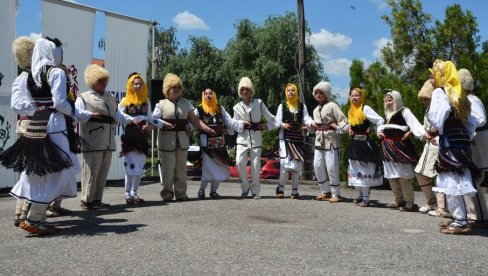 ОДРЖАНИ 49. КРАЈИНСКИ ОБИЧАЈИ У ШТУБИКУ: Села чувају обичаје