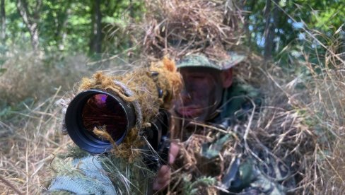 NEVIDLJIVI I UBOJITI: Snajperska obuka u jedinicama vojne policije (FOTO) NEVIDLJIVI I UBOJITI: Snajperska obuka u jedinicama vojne policije (FOTO)