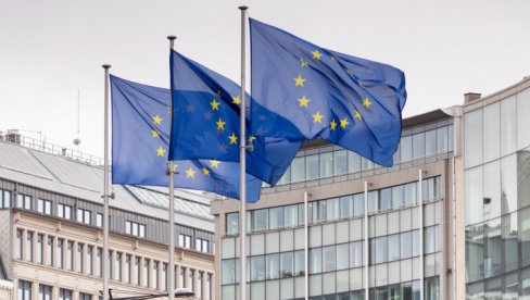 EU ĆUTI O INCIDENTIMA U PODGORICI: Ne komentarišemo EU ĆUTI O INCIDENTIMA U PODGORICI: Ne komentarišemo