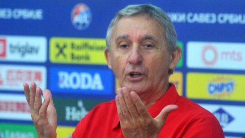 PEŠIĆ O IZOSTANKU JOVIĆA I POKUŠEVSKOG: Tim ne čini 12 najboljih, već oni koji se najbolje slažu PEŠIĆ O IZOSTANKU JOVIĆA I POKUŠEVSKOG: Tim ne čini 12 najboljih, već oni koji se najbolje slažu