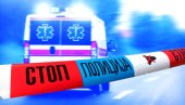 МАЈЦИ СТРАДАЛОГ МЛАДИЋА ПОЗЛИЛО: Хитна помоћ одјурила ка фарми у Тополи, где су погинуле три генерације мушкараца