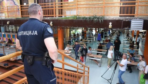 NOVI ŠOK-SNIMAK NA MREŽAMA: Razredna iz Vrčina đacima preti batinašima?! Pokrenut postupak NOVI ŠOK-SNIMAK NA MREŽAMA: Razredna iz Vrčina đacima preti batinašima?! Pokrenut postupak