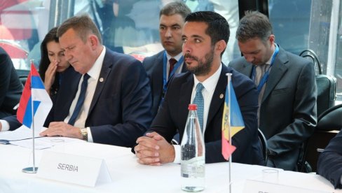SRBIJA POSVEĆENA INVESTICIJAMA U VODNOM SEKTORU: Ministar Momirović u Lionu potpisao važan sporazum (FOTO)