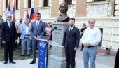 PETAR VELIKI U SREMSKIM KARLOVCIMA: Otkrivena bista ruskom vladaru ispred Karlovačke Bogoslovije (FOTO)