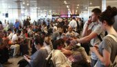 ОТКАЗУЈУ СЕ ЛЕТОВИ СА ФРАНЦУСКОГ АЕРОДРОМА: Штрајк радника пореметио ред летења ОТКАЗУЈУ СЕ ЛЕТОВИ СА ФРАНЦУСКОГ АЕРОДРОМА: Штрајк радника пореметио ред летења