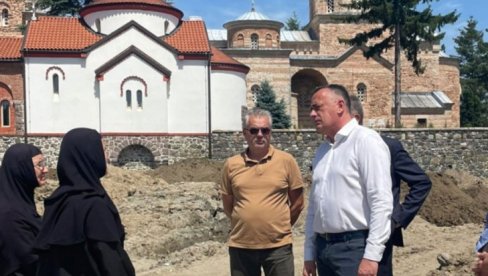 LIKER OD RUŽA: Aleksandar Antić LIKER OD RUŽA: Aleksandar Antić