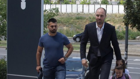 MALI SENTA ODGOVARA NA OPTUŽBE: Više javno tužilaštvo danas ispituje Slobodana Milenkovića, načelnika Odeljenja za suzbijanje droga MALI SENTA ODGOVARA NA OPTUŽBE: Više javno tužilaštvo danas ispituje Slobodana Milenkovića, načelnika Odeljenja za suzbijanje droga