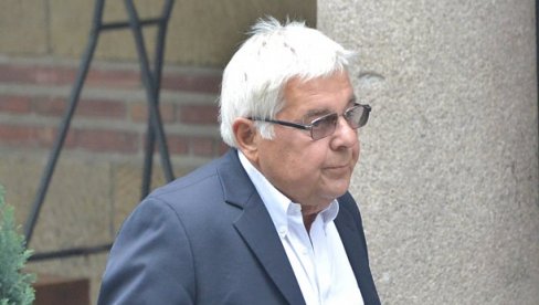 POZNATO ZDRAVSTVENO STANJE BRANKA CVEJIĆA: Poznati glumac pre dve nedelje primljen u Klinički centar POZNATO ZDRAVSTVENO STANJE BRANKA CVEJIĆA: Poznati glumac pre dve nedelje primljen u Klinički centar