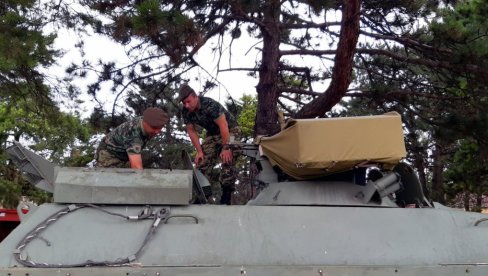 PRIPREMA ZA OPERACIJE U LIBANU: Kako izgleda obuka za upravljanje borbenim vozilima u mirovnim operacijama? (FOTO)