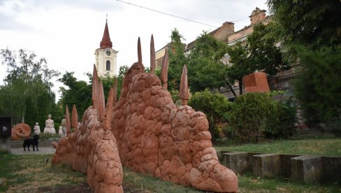KOMUNIKACIJA KIKINDE SA SVETOM: Svečano otvoren 41. Simpozijum skulpture „Terra“ (FOTO) KOMUNIKACIJA KIKINDE SA SVETOM: Svečano otvoren 41. Simpozijum skulpture „Terra“ (FOTO)