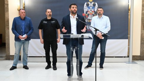 NA ZEMUN PALO ČAK 128 LITARA KIŠE: Gradonačelnik Šapić o nevremenu koje se obrušilo na Beograd NA ZEMUN PALO ČAK 128 LITARA KIŠE: Gradonačelnik Šapić o nevremenu koje se obrušilo na Beograd