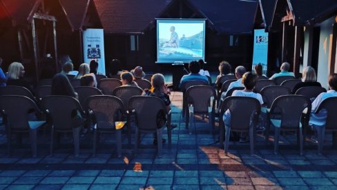 ZAVRŠENA 16. TURNEJA SLOBODNE ZONE: U pedesetak gradova Srbije pred publikom filmovi novije produkcije ZAVRŠENA 16. TURNEJA SLOBODNE ZONE: U pedesetak gradova Srbije pred publikom filmovi novije produkcije