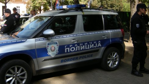 HAPŠENJE NA HORGOŠU: Zaustavljen naš državljanin za kojim su raspisane i dve potrage HAPŠENJE NA HORGOŠU: Zaustavljen naš državljanin za kojim su raspisane i dve potrage