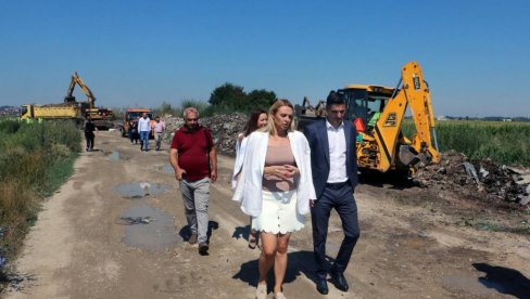 POČELO ČIŠĆENJE: Radovi na uklanjanju najveće divlje deponije u Smederevu POČELO ČIŠĆENJE: Radovi na uklanjanju najveće divlje deponije u Smederevu