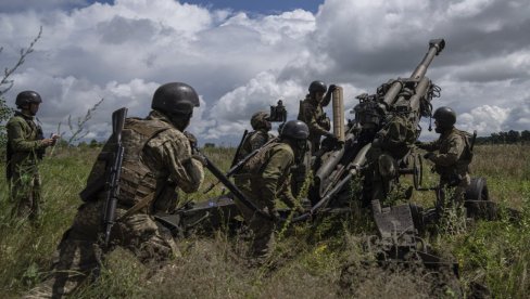 RAT U UKRAJINI: Granatirana Gorlovka, Ukrajinci se povukli sa strateški važne visoravni (FOTO/VIDEO) RAT U UKRAJINI: Granatirana Gorlovka, Ukrajinci se povukli sa strateški važne visoravni (FOTO/VIDEO)