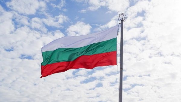 ШЕСТИ ЗА ТРИ ГОДИНЕ: Сутра парламентарни избори у Бугарској