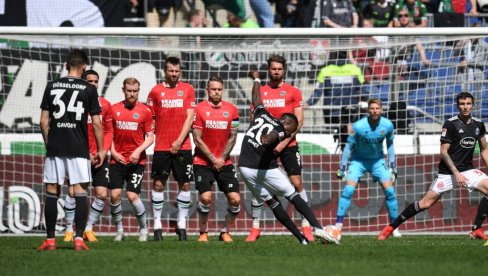 3+ TIKET JE JUČE PROŠAO: Evo fanašanjeg predloga utakmica na kojima će se mreže sigurno tresti