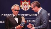 BOČELI OBJAVIO FOTOGRAFIJU SA VUČIĆEM: Slavni tenor podelio slike iz Beograda (FOTO)