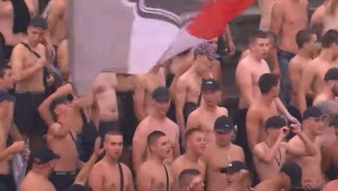 SRPSKI FUDBAL PO PLJUSKU JE PRIČA ZA SEBE: Kiša golova i momci koji baš ne vole kada se seče drvo (VIDEO) SRPSKI FUDBAL PO PLJUSKU JE PRIČA ZA SEBE: Kiša golova i momci koji baš ne vole kada se seče drvo (VIDEO)