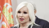 МИХАЈЛОВИЋ ОШТРО ОСУДИЛА НАСИЉЕ НАД СТУДЕНТИМА: Срам вас било - ви сте острашћени ликови који су плаћени да раде ове ствари МИХАЈЛОВИЋ ОШТРО ОСУДИЛА НАСИЉЕ НАД СТУДЕНТИМА: Срам вас било - ви сте острашћени ликови који су плаћени да раде ове ствари