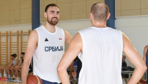 NIKOLA MILUTINOV PONOVO MEĐU ORLOVIMA: Fokus na Grčku i Tursku, imamo dobar tim, ali neće biti lako NIKOLA MILUTINOV PONOVO MEĐU ORLOVIMA: Fokus na Grčku i Tursku, imamo dobar tim, ali neće biti lako
