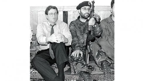 ОВАКО ХИЛ ПРАВДА САСТАНАК СА ТЕРОРИСТИМА ОВК: Сели смо на под и пили чај, онда је тај човек са брадом дошао и сео поред Холбрука