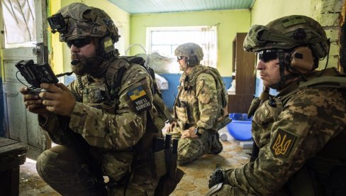 UKRAJINSKI NACISTI SE UŠANČILI U VRTIĆIMA I ŠKOLAMA: Pucaju na rusku armiju, a civilima ne daju da odu (VIDEO) UKRAJINSKI NACISTI SE UŠANČILI U VRTIĆIMA I ŠKOLAMA: Pucaju na rusku armiju, a civilima ne daju da odu (VIDEO)
