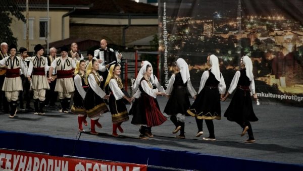 НАЈПОСЕЋЕНИЈИ КОНЦЕРТИ: У Пироту окончан 17. Међународни фестивал фолклора (ФОТО)