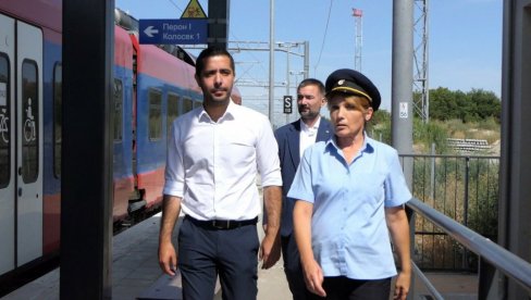 MOMIROVIĆ: Srpska železnica je na dobrom koloseku, broj putnika udvostručen (FOTO) MOMIROVIĆ: Srpska železnica je na dobrom koloseku, broj putnika udvostručen (FOTO)