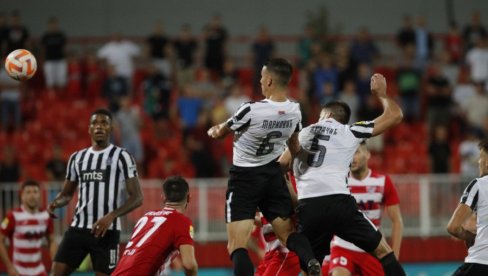 FUDBALERI PARTIZANA POKORILI KARAĐORĐE Slavilo se kao da je osvojena Liga šampiona (FOTO/VIDEO)