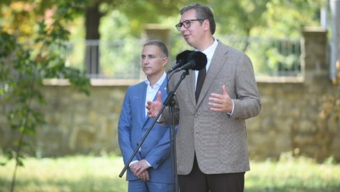 VUČIĆ O PISANJU LISTA DANAS: Moraju nešto da napišu protiv mene da bi prodali novine VUČIĆ O PISANJU LISTA DANAS: Moraju nešto da napišu protiv mene da bi prodali novine