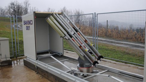 DA ZAŠTITE USEVE OD NEPOGODA: Sombor obezbedio rakete za protivgradnu zaštitu