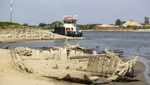ОПАСНОСТ ОД НАСУКАВАЊА: У Румунији се бележи низак водостај Дунава
